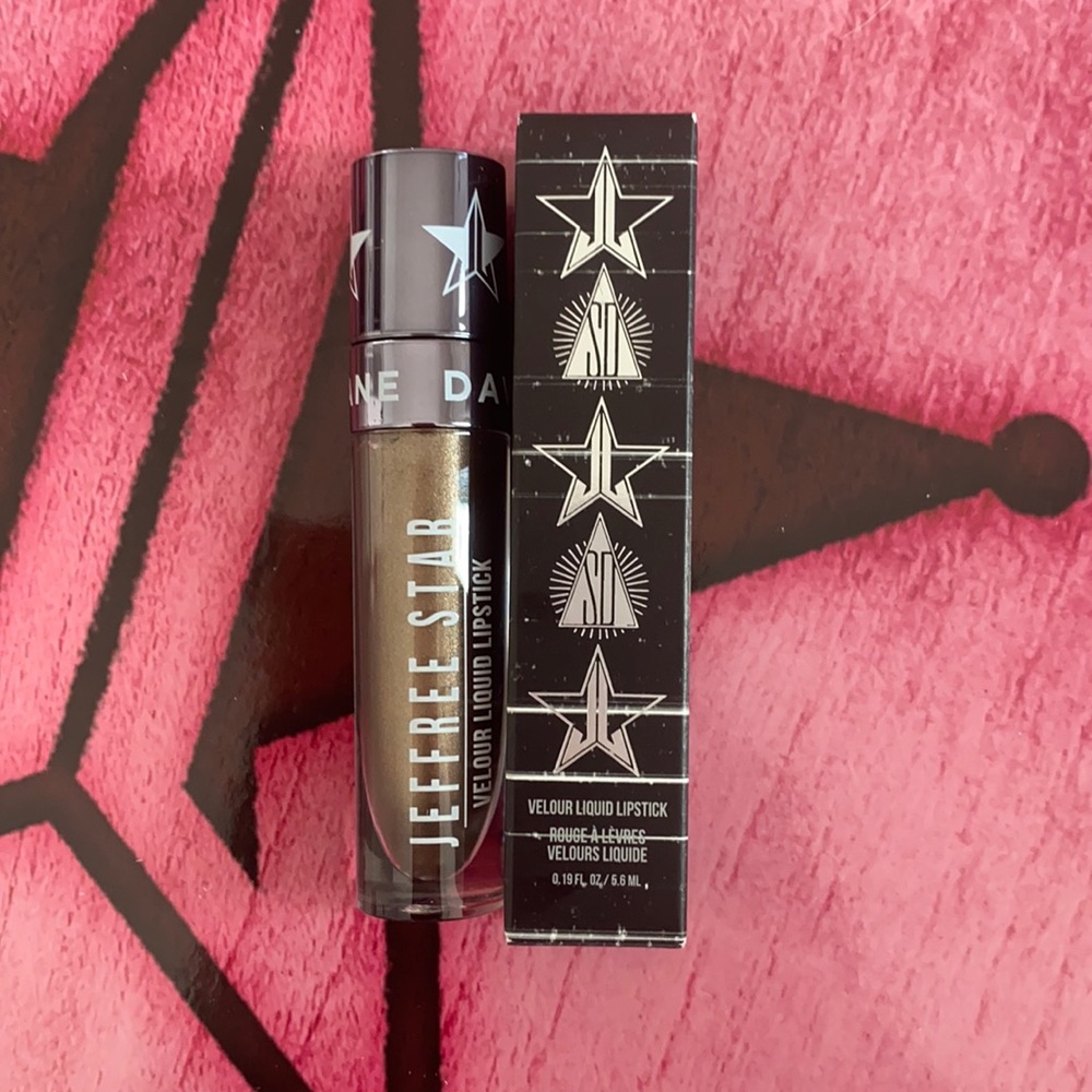Jeffree Star Velour Liquid Lipstick in the shade “Shane”.